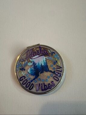 Alaska 'Good Vibes Only' Compact Mirror - Blue & Gold and Silver
